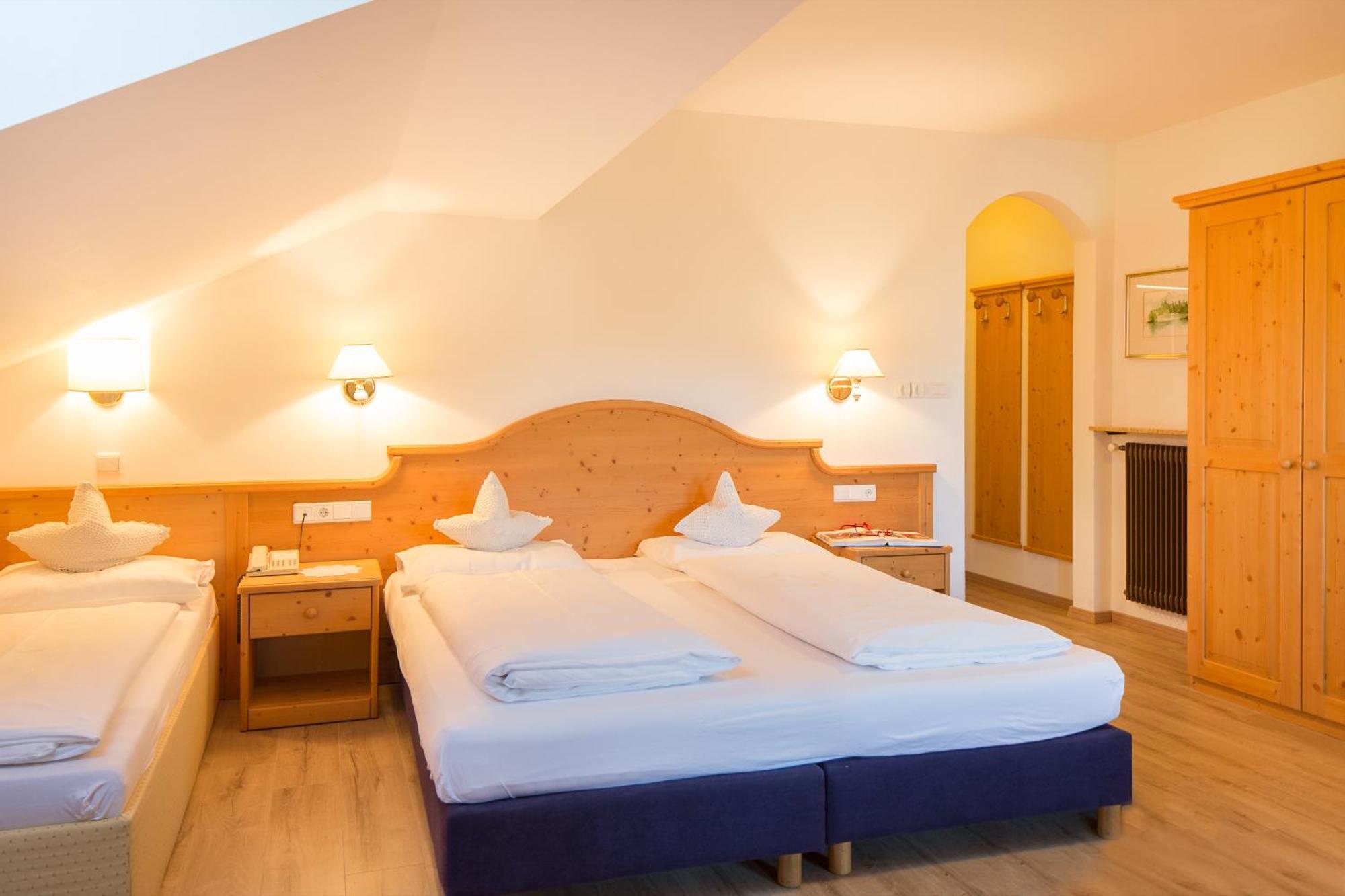 Hotel Krondlhof Brunico Szoba fotó